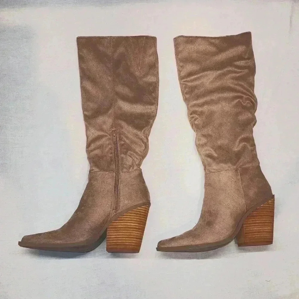 Charles By Charles David Boots Size 6 Color Tan. - image 4
